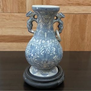 Vintage Asian Blue/White Ceramic Porcelain 5.25” Vase